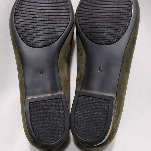 Coach & Four Green Suede Ballet Flat Pointed Toe Size 6 Gold Heel New in Box - Picture 8 of 8
